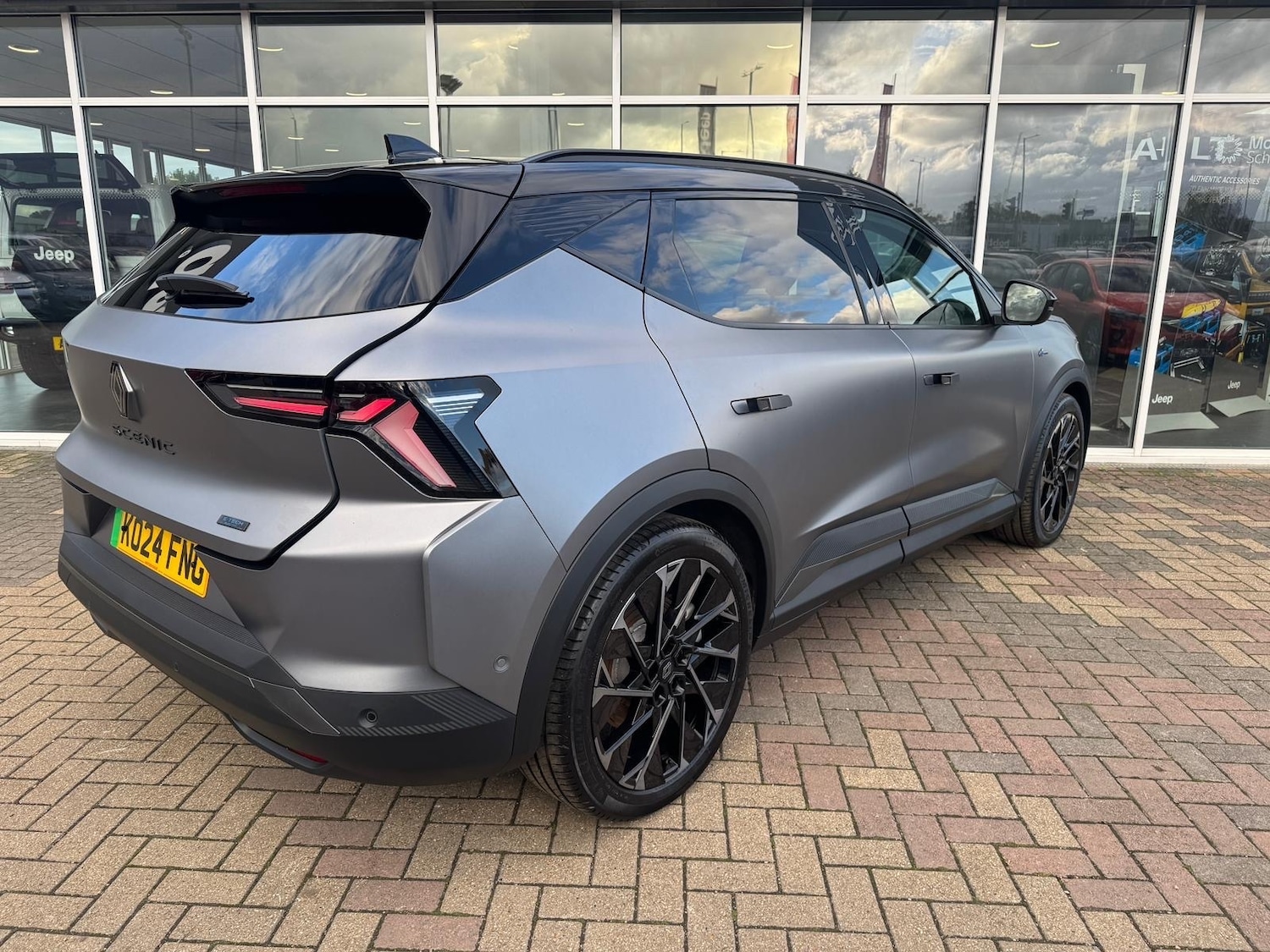 Used Renault Scenic E-Tech 2024 for sale - 76869133: Photo 80