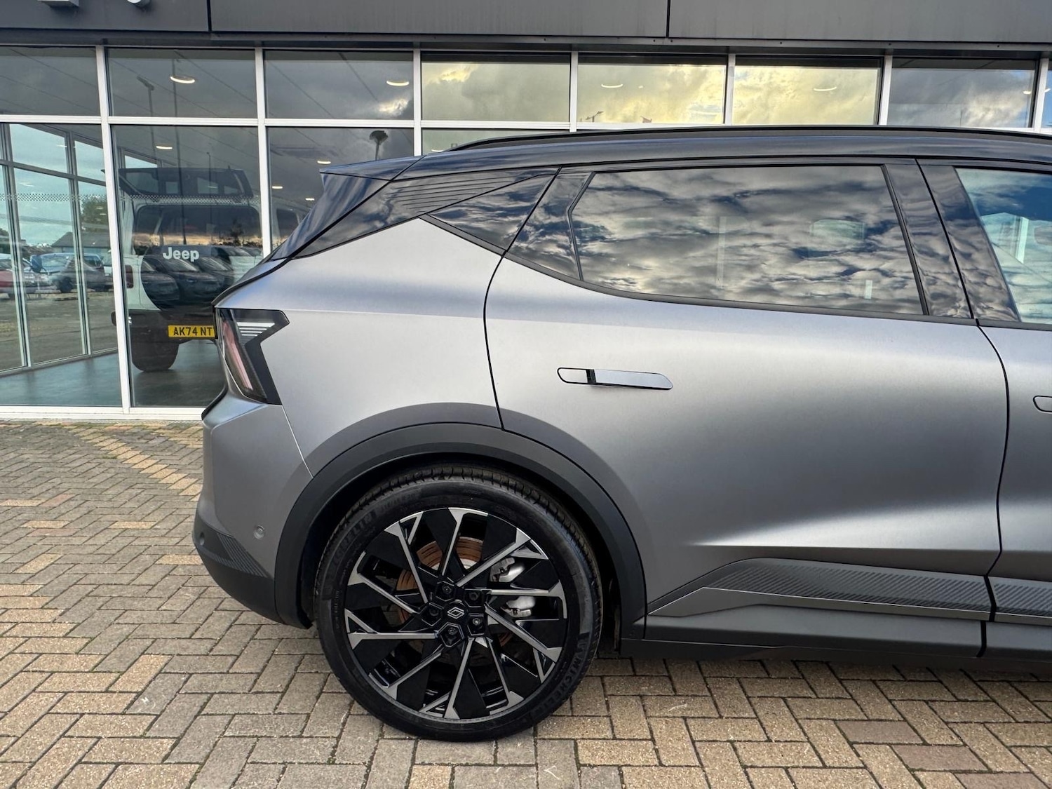 Used Renault Scenic E-Tech 2024 for sale - 76869133: Photo 85