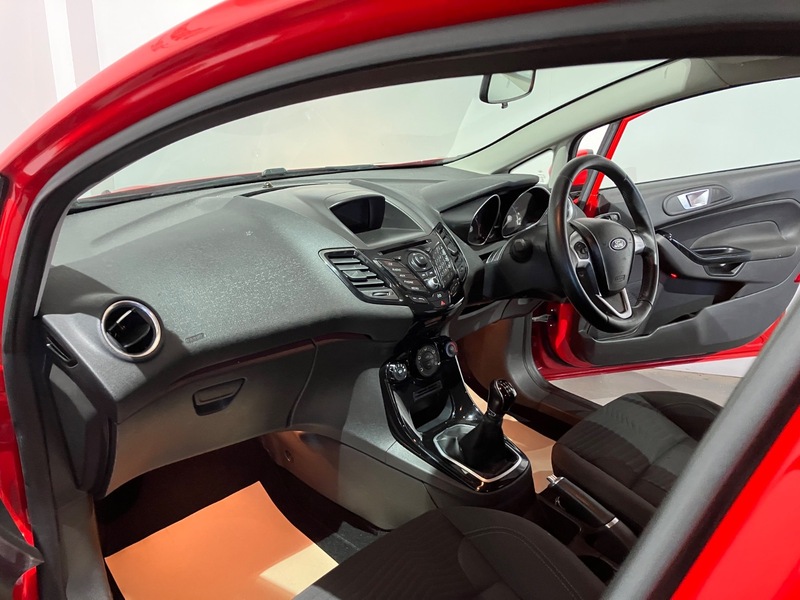 Used Ford Fiesta 2014 for sale - 76863614: Photo 4