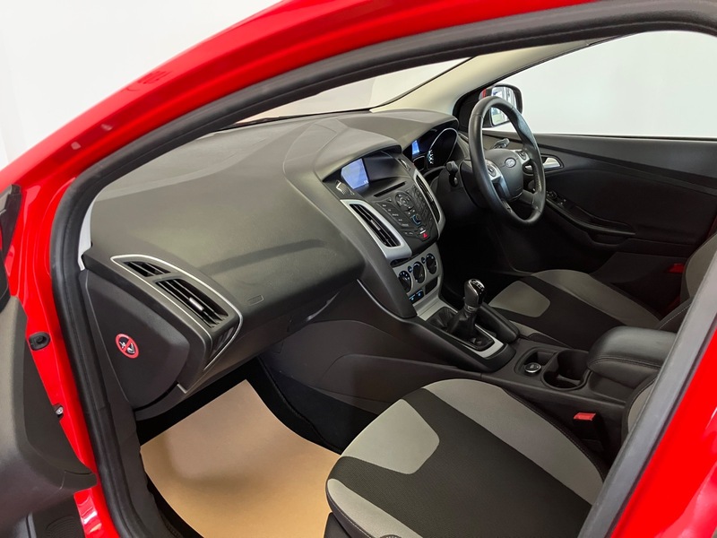 Used Ford Focus 2014 for sale - 76185847: Photo 8