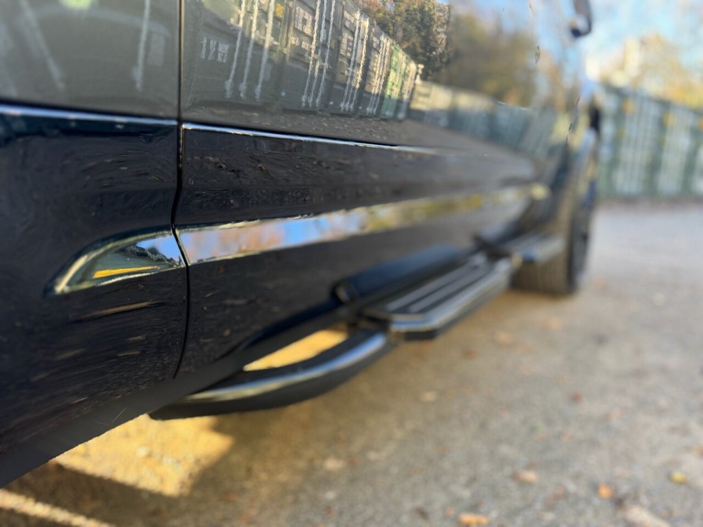 Used Land Rover Defender 2021 for sale - 76647662: Photo 13