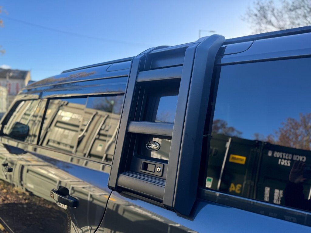 Used Land Rover Defender 2021 for sale - 76647662: Photo 18