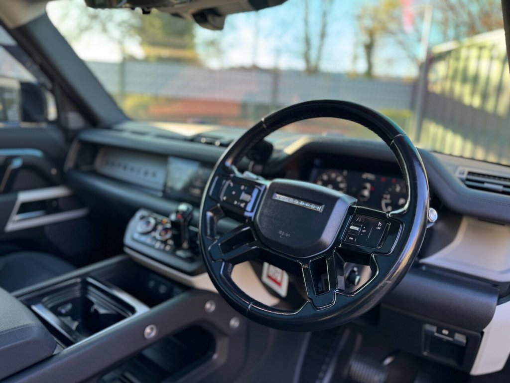 Used Land Rover Defender 2021 for sale - 76647662: Photo 23