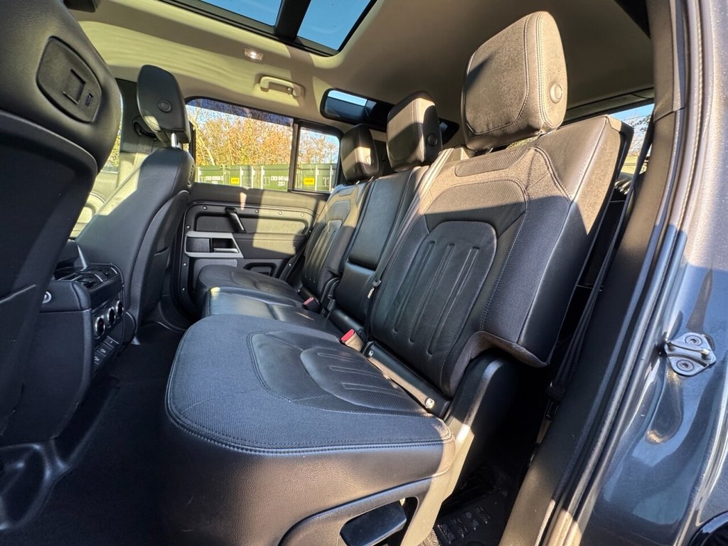 Used Land Rover Defender 2021 for sale - 76647662: Photo 30