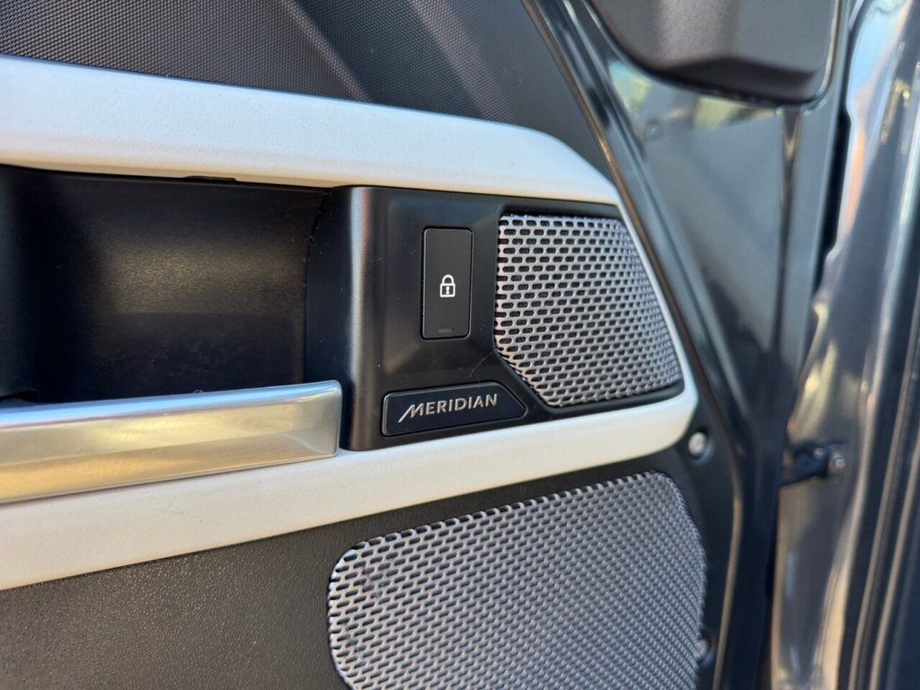 Used Land Rover Defender 2021 for sale - 76647662: Photo 35