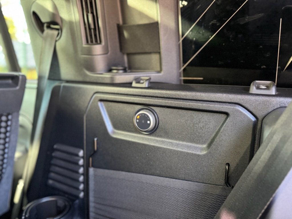 Used Land Rover Defender 2021 for sale - 76647662: Photo 48