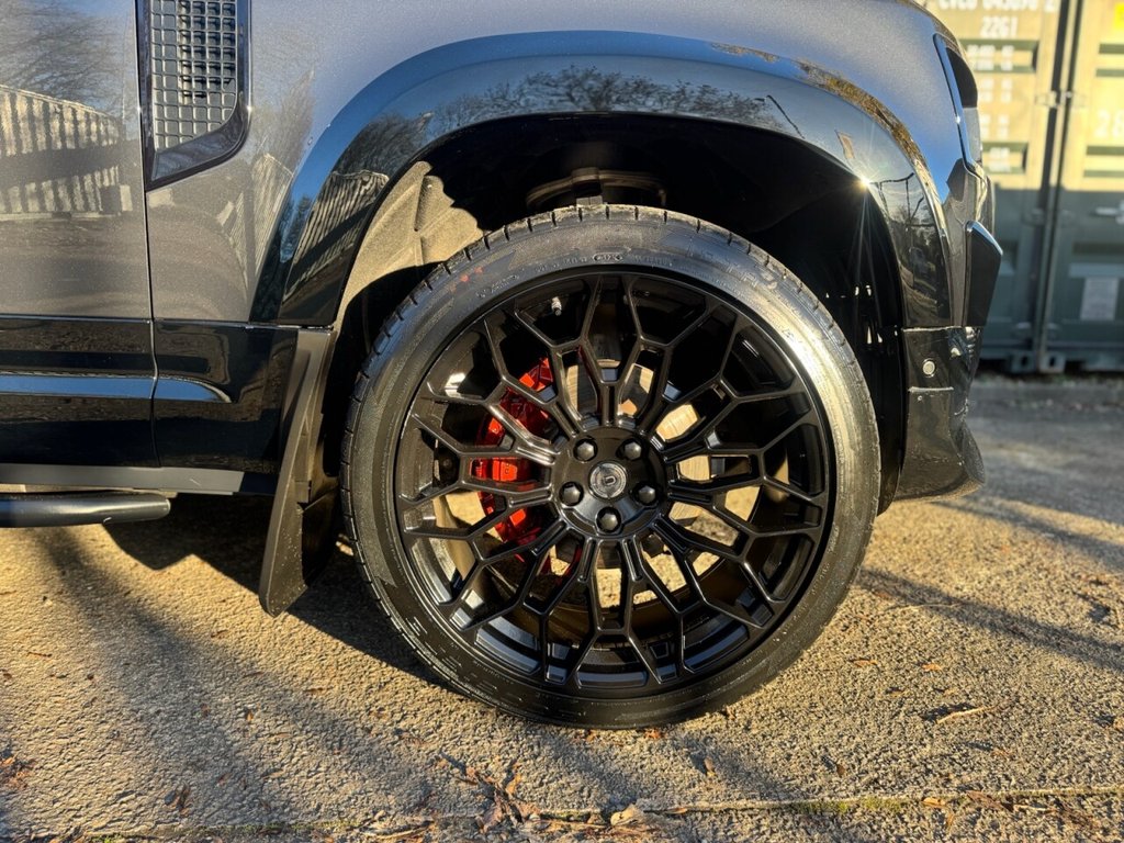 Used Land Rover Defender 2021 for sale - 76647662: Photo 5