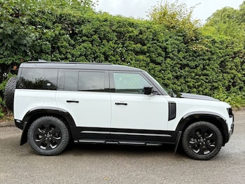 Used Land Rover Defender 2021 for sale - 75911215: Photo