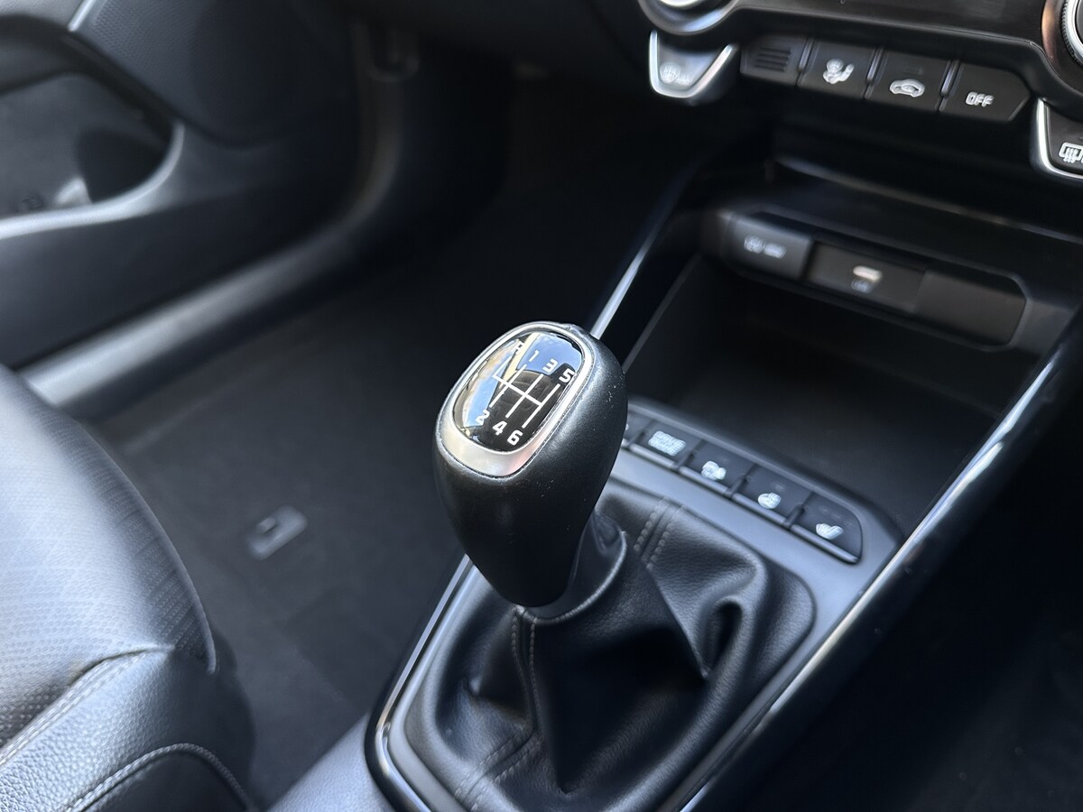 Used Kia Stonic 2023 for sale - 77884620: Photo 15