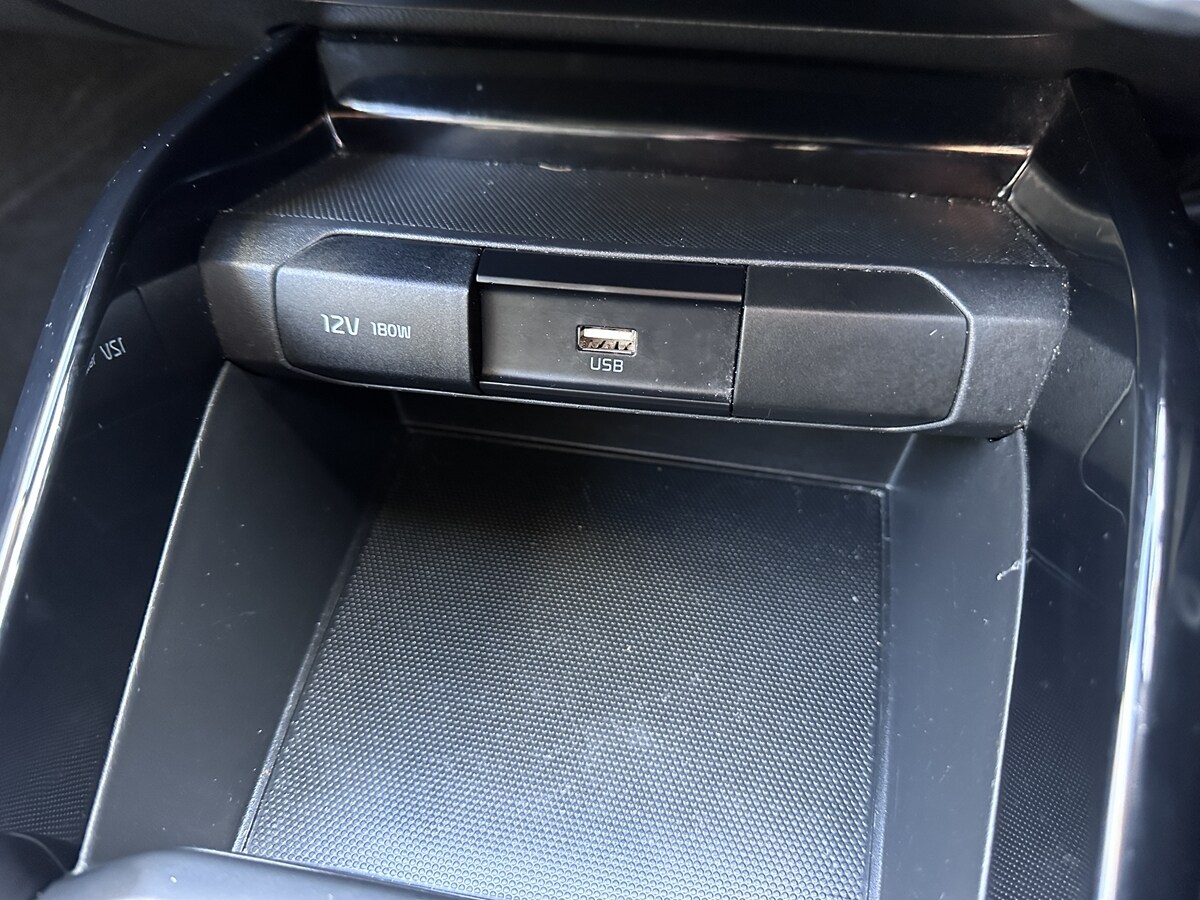 Used Kia Stonic 2023 for sale - 77884620: Photo 30