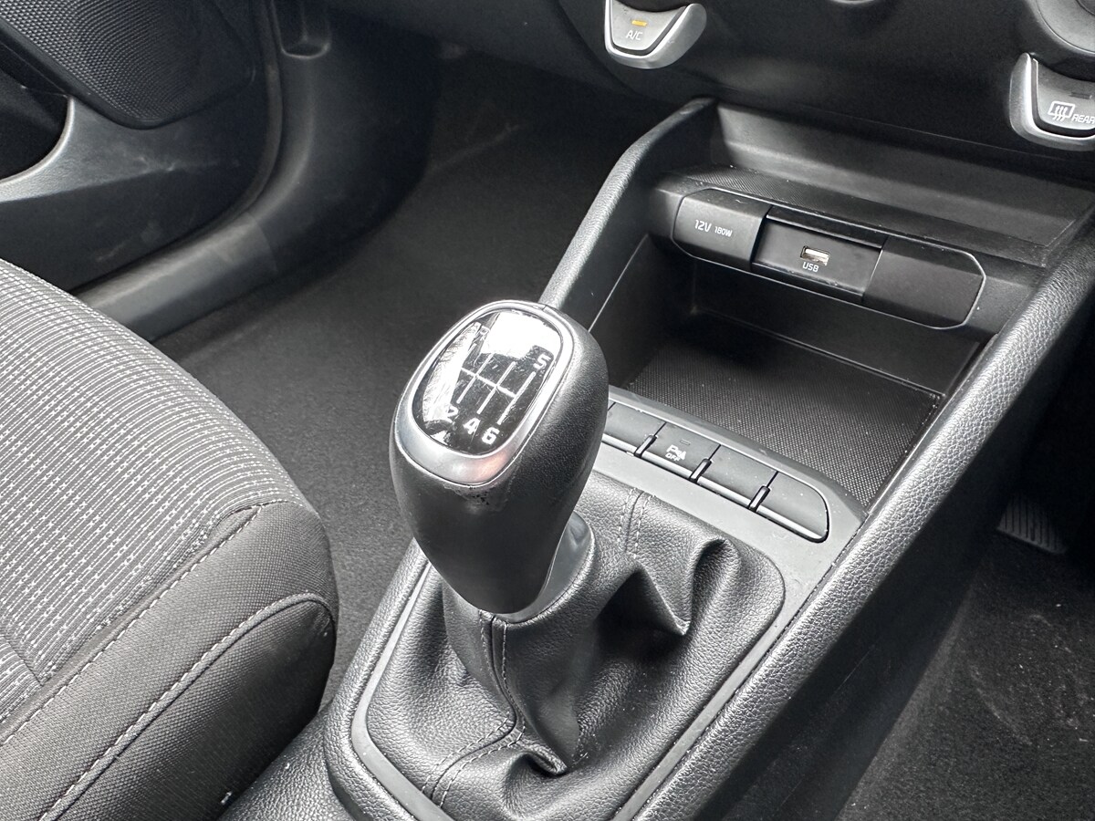 Used Kia Stonic 2023 for sale - 77884632: Photo 15