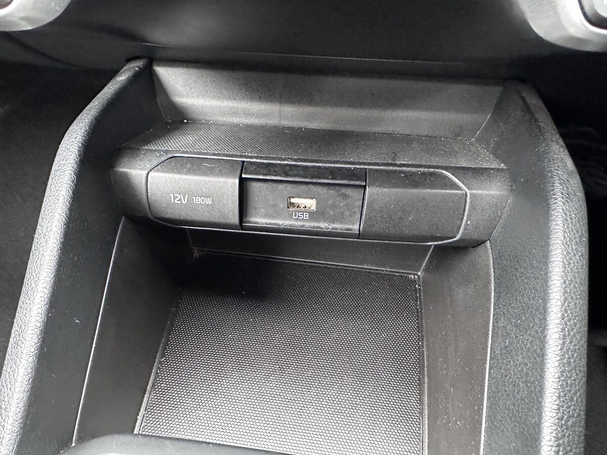 Used Kia Stonic 2023 for sale - 77884632: Photo 30