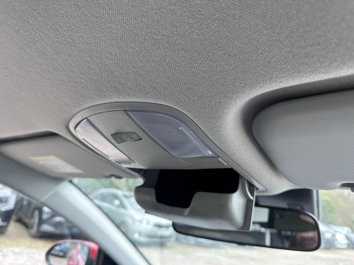 Used Kia Stonic 2023 for sale - 77884632: Photo 32