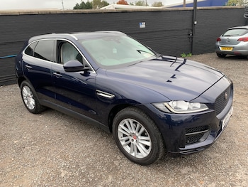 Used Jaguar F-Pace 2017 for sale - 76253447: Photo 2