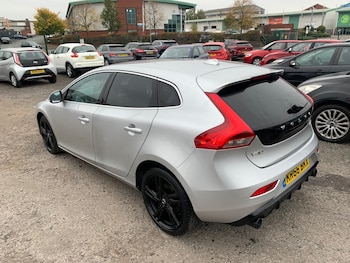 Used Volvo V40 2016 for sale - 76274248: Photo