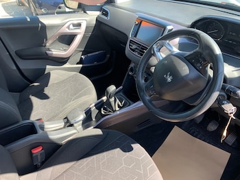 Used Peugeot 2008 2014 for sale - 78436105: Photo