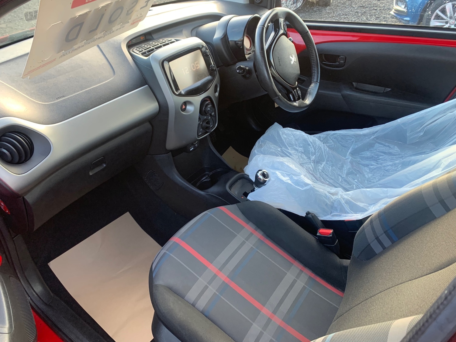 Used Peugeot 108 2015 for sale - 76882277: Photo 11