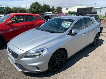 Used Volvo V40 2016 for sale - 79299668: Photo