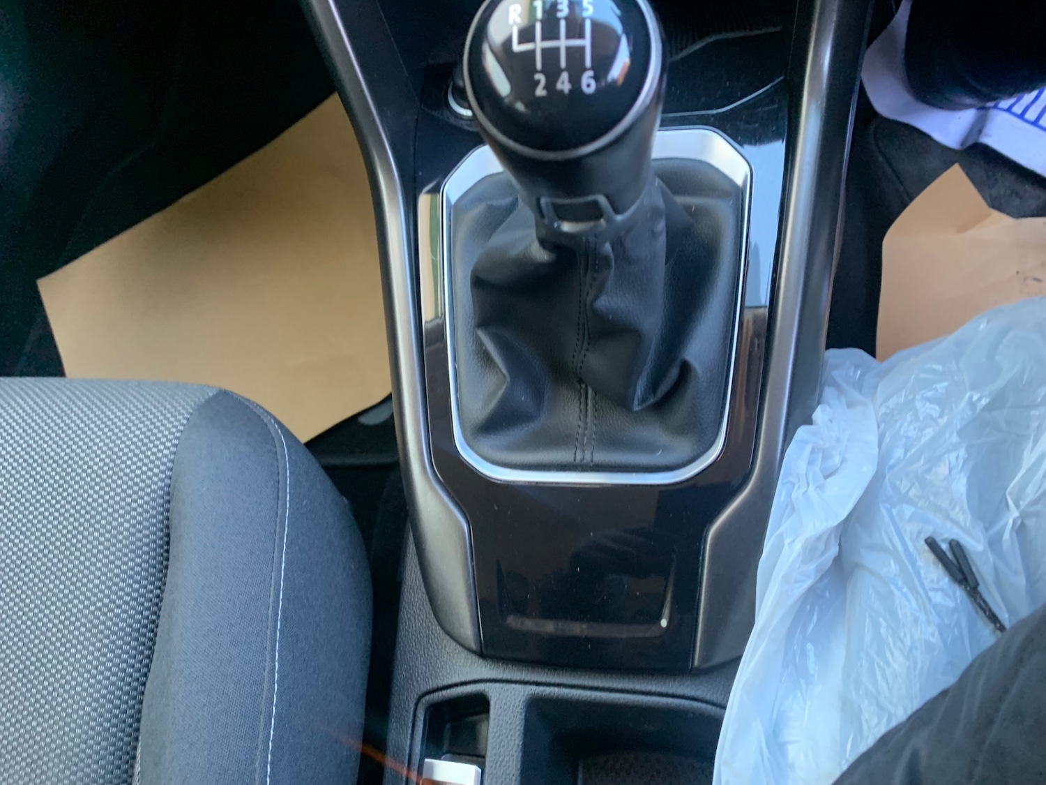 Used Volkswagen T-Roc 2018 for sale - 77931732: Photo 12