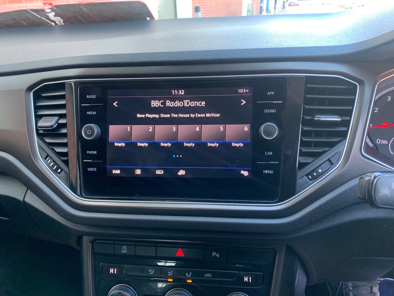 Used Volkswagen T-Roc 2018 for sale - 77931732: Photo 13