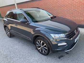 Used Volkswagen T-Roc 2018 for sale - 77931732: Photo