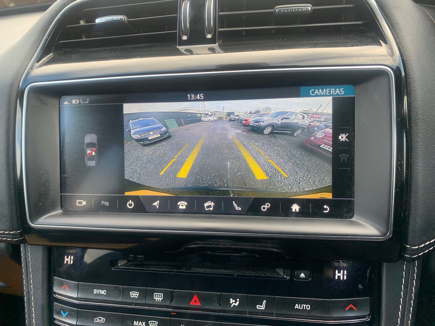 Used Jaguar F-Pace 2020 for sale - 77432681: Photo 3