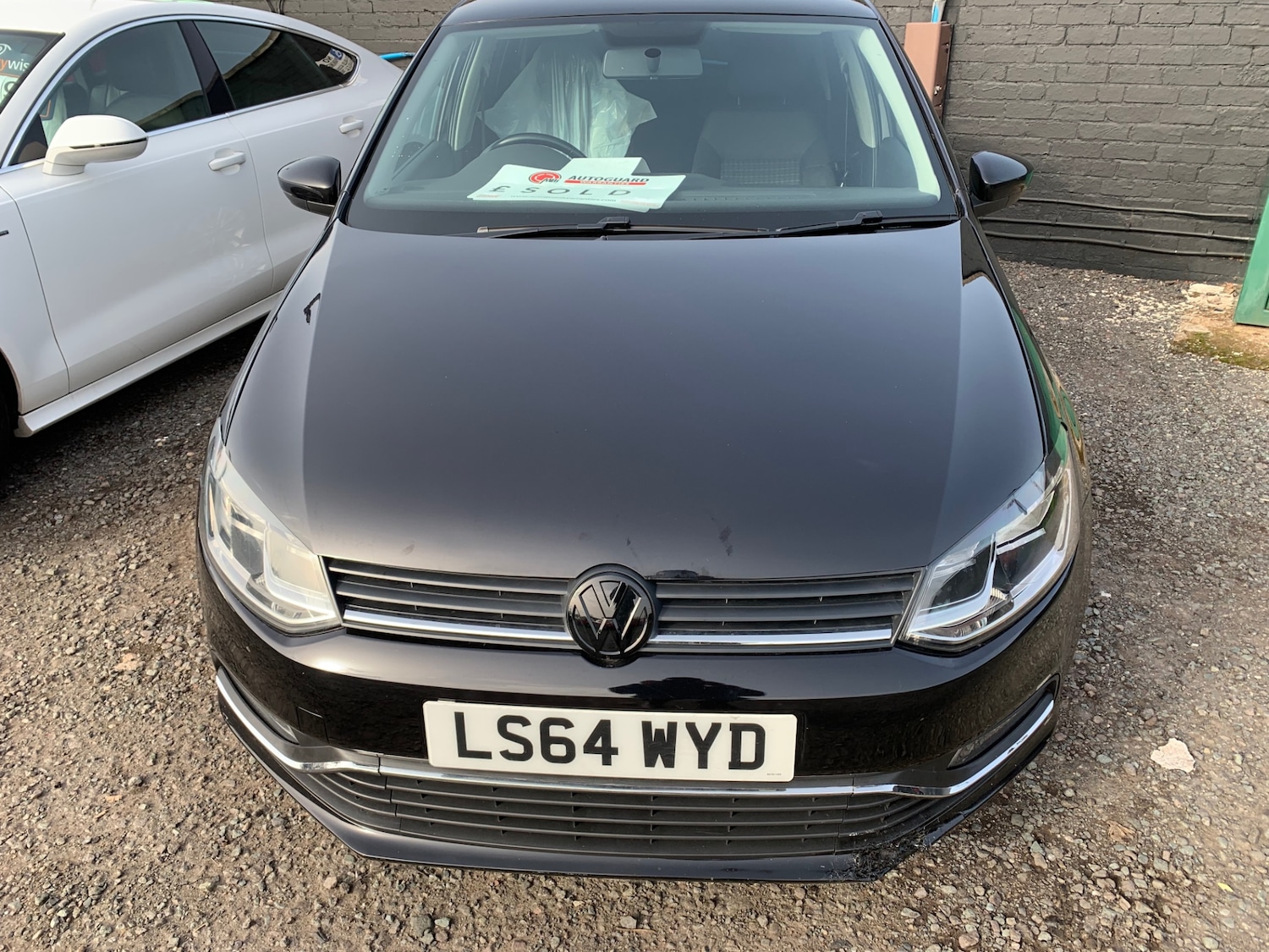 Used Volkswagen Polo 2014 for sale - 77760860: Photo 2