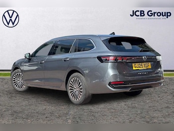 Used Volkswagen Passat 2025 for sale - 76680716: Photo