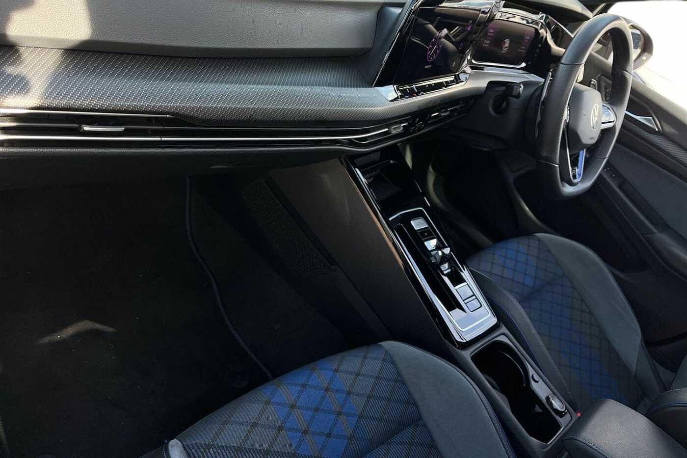 Used Volkswagen Golf 2024 for sale - 76677117: Photo 2