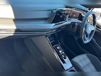 Used Volkswagen Golf 2024 for sale - 76677008: Photo