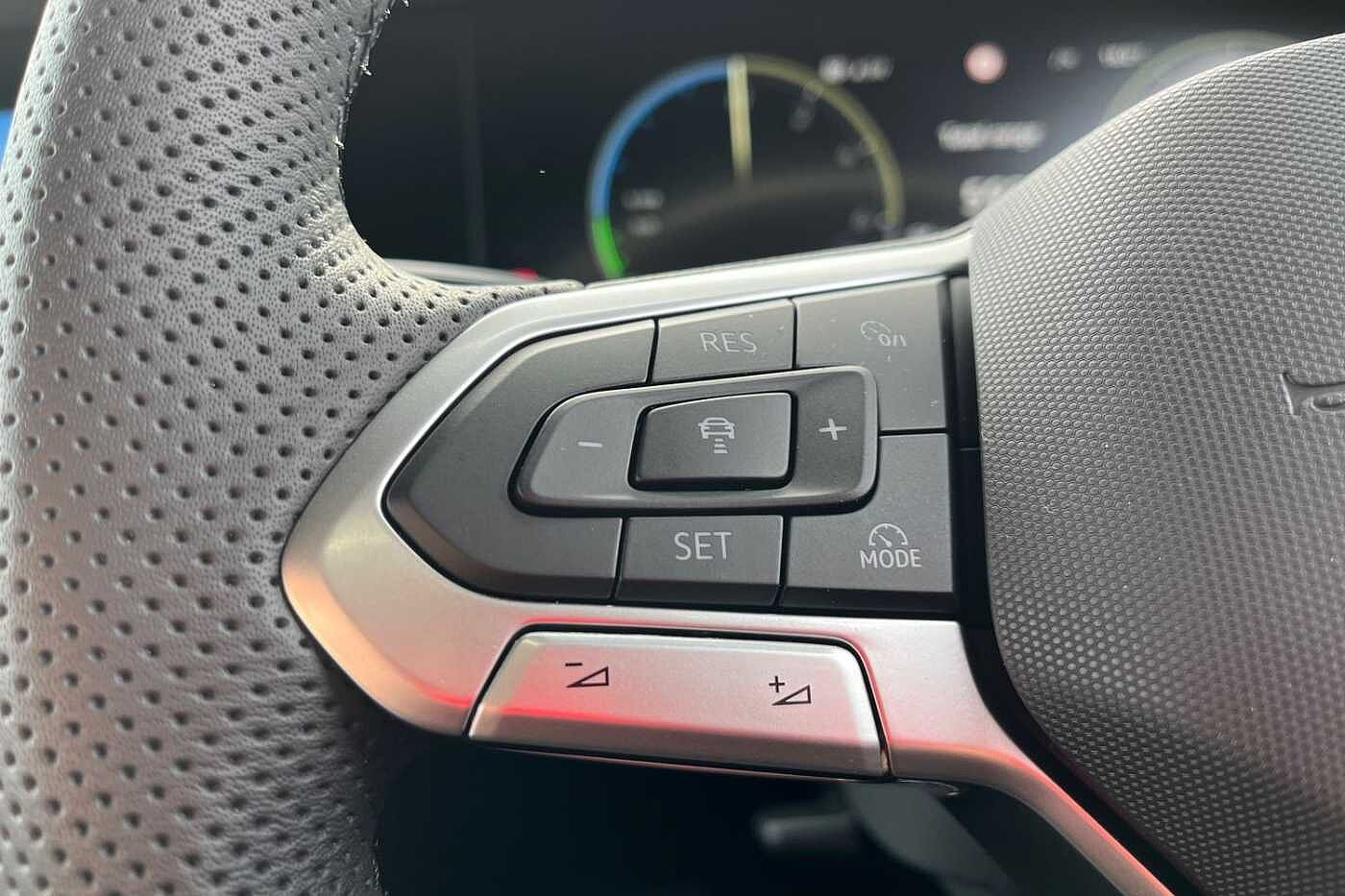 Used Volkswagen Touareg 2025 for sale - 76680006: Photo 17