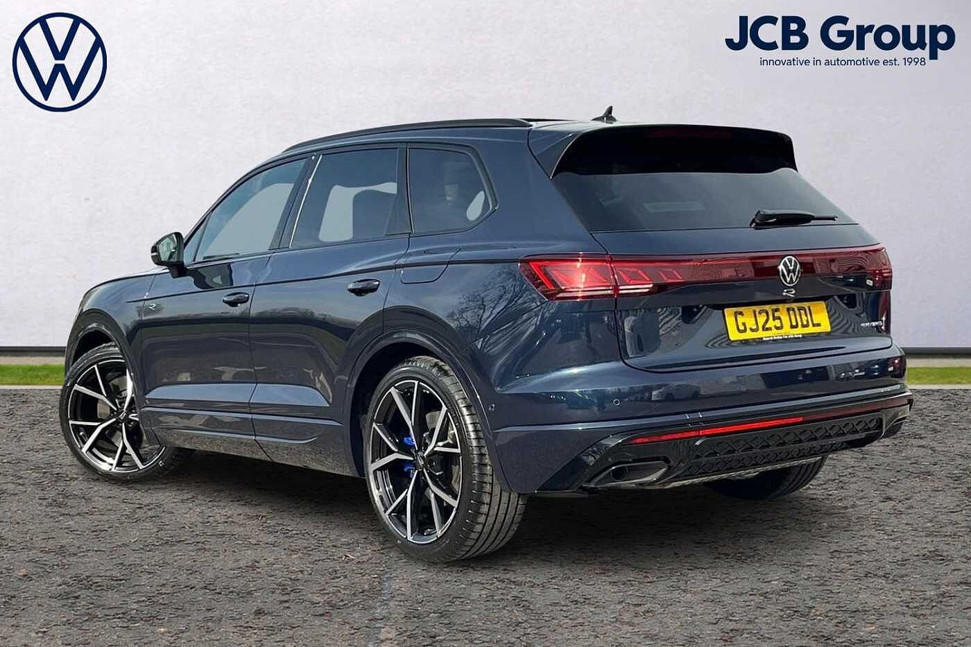 Used Volkswagen Touareg 2025 for sale - 76680006: Photo 3