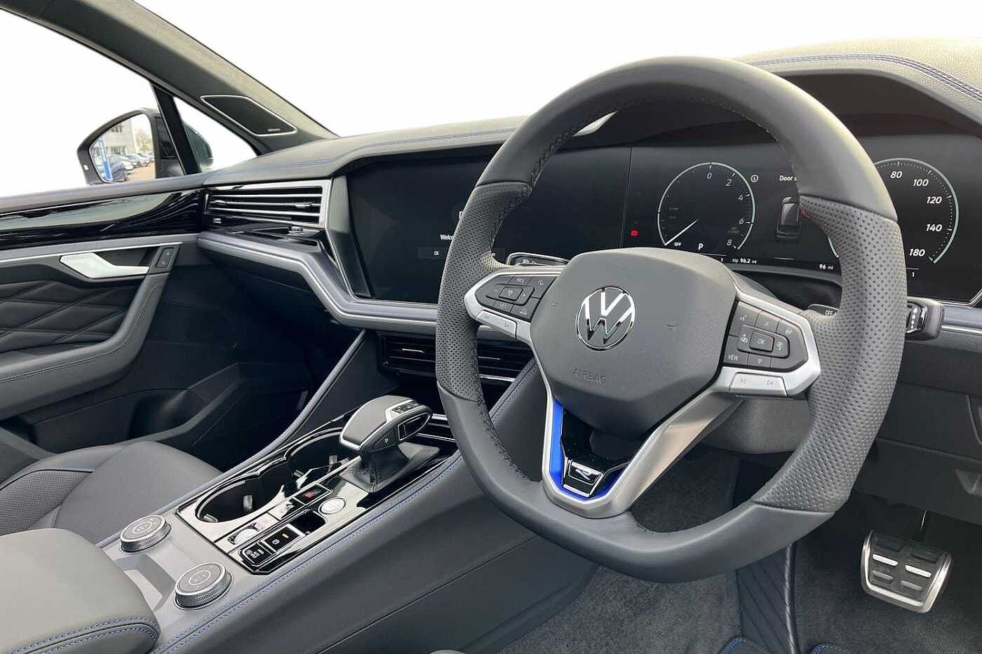 Used Volkswagen Touareg 2025 for sale - 76680006: Photo 6