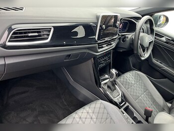 Used Volkswagen T-Roc 2023 for sale - 78259115: Photo