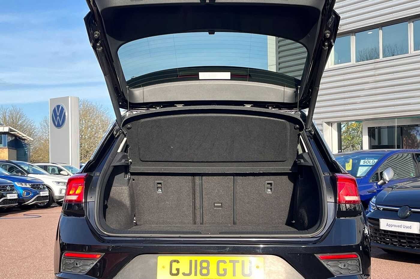 Used Volkswagen T-Roc 2018 for sale - 76673527: Photo 10