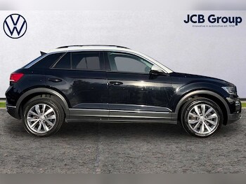 Used Volkswagen T-Roc 2018 for sale - 76673527: Photo