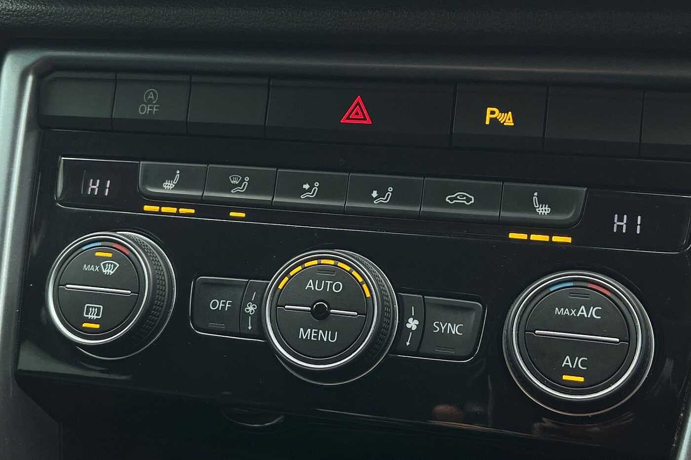 Used Volkswagen T-Roc 2022 for sale - 76675472: Photo 14