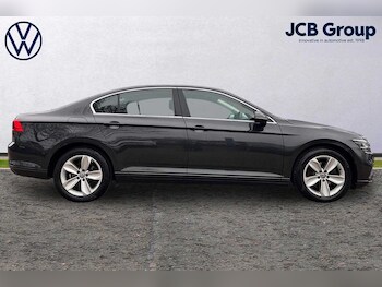 Used Volkswagen Passat 2021 for sale - 76673901: Photo
