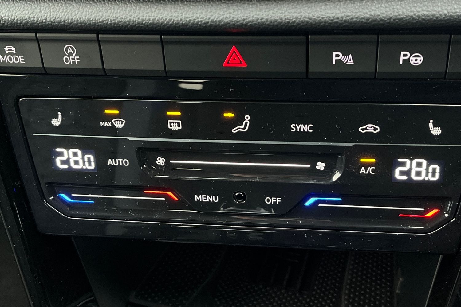 Used Volkswagen T-Roc 2025 for sale - 77205191: Photo 17