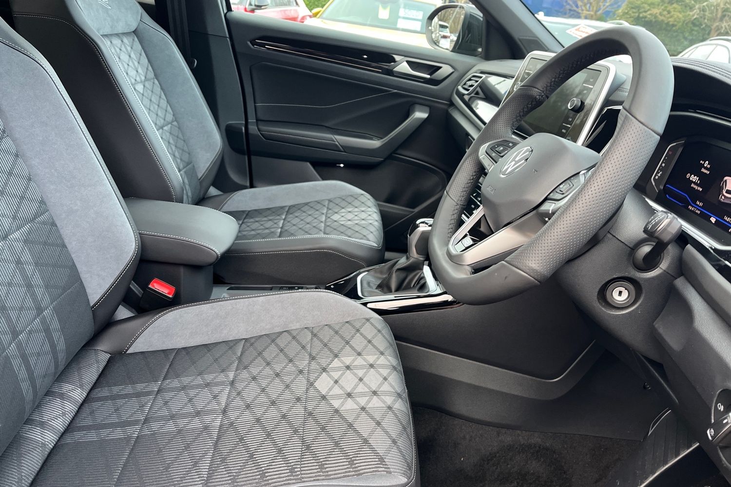 Used Volkswagen T-Roc 2025 for sale - 77205191: Photo 23