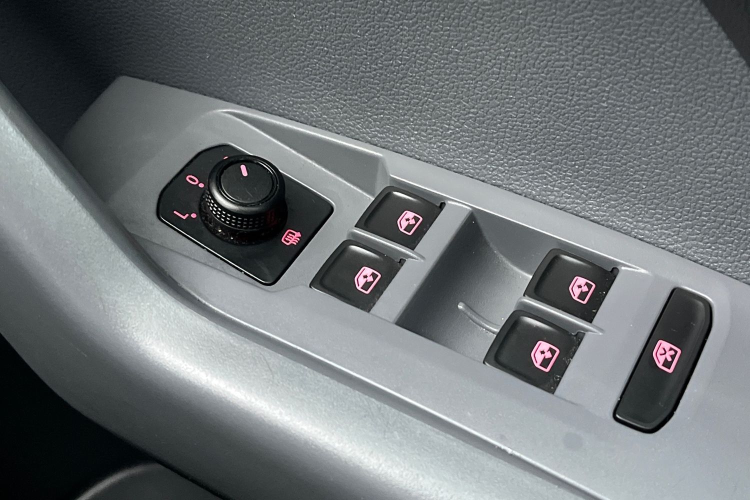 Used Volkswagen T-Cross 2020 for sale - 77280926: Photo 24