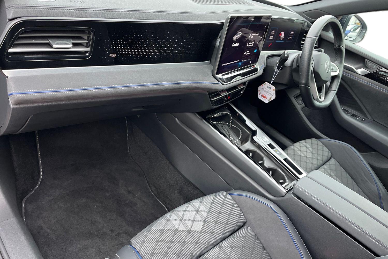 Used Volkswagen Passat 2024 for sale - 78146054: Photo 2