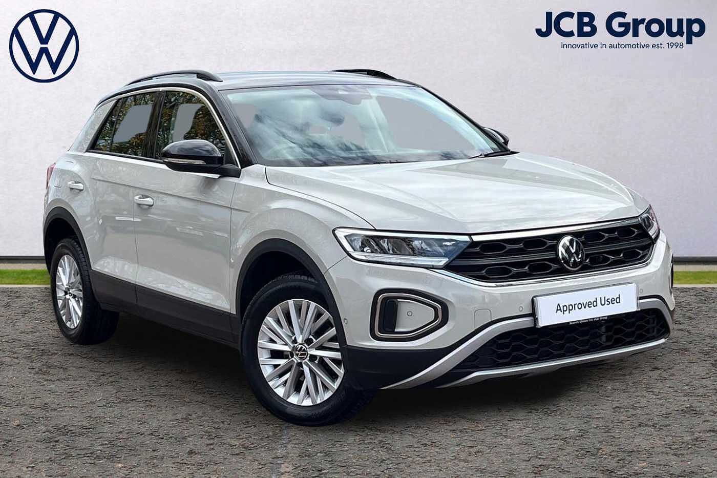 Used Volkswagen T-Roc 2023 for sale - 76675828: Photo 1