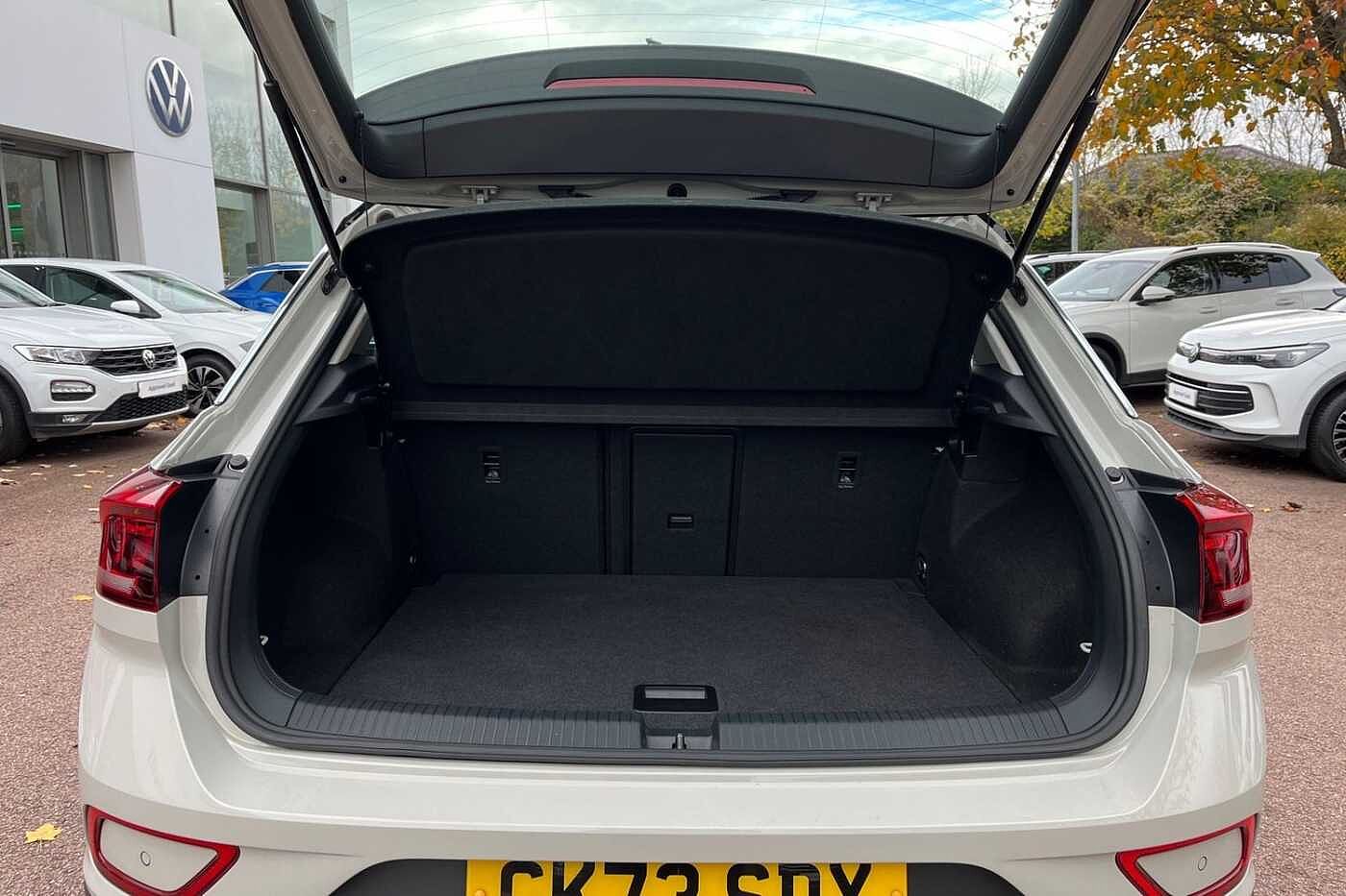 Used Volkswagen T-Roc 2023 for sale - 76675828: Photo 10