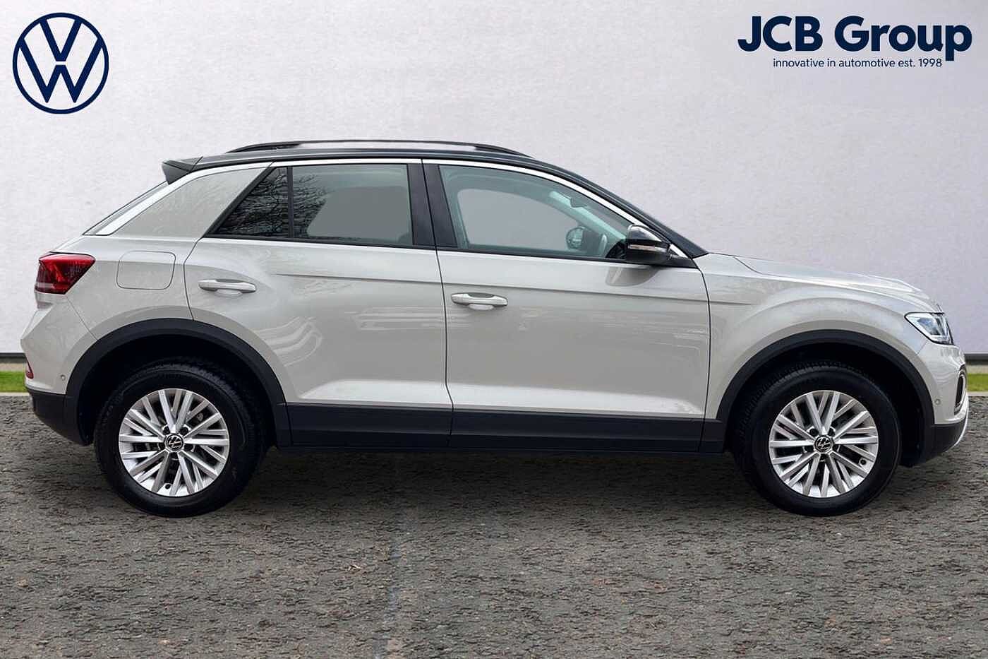 Used Volkswagen T-Roc 2023 for sale - 76675828: Photo 4