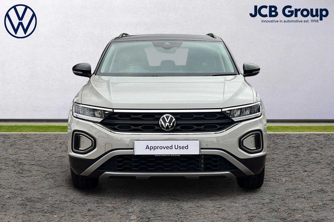 Used Volkswagen T-Roc 2023 for sale - 76675828: Photo 8