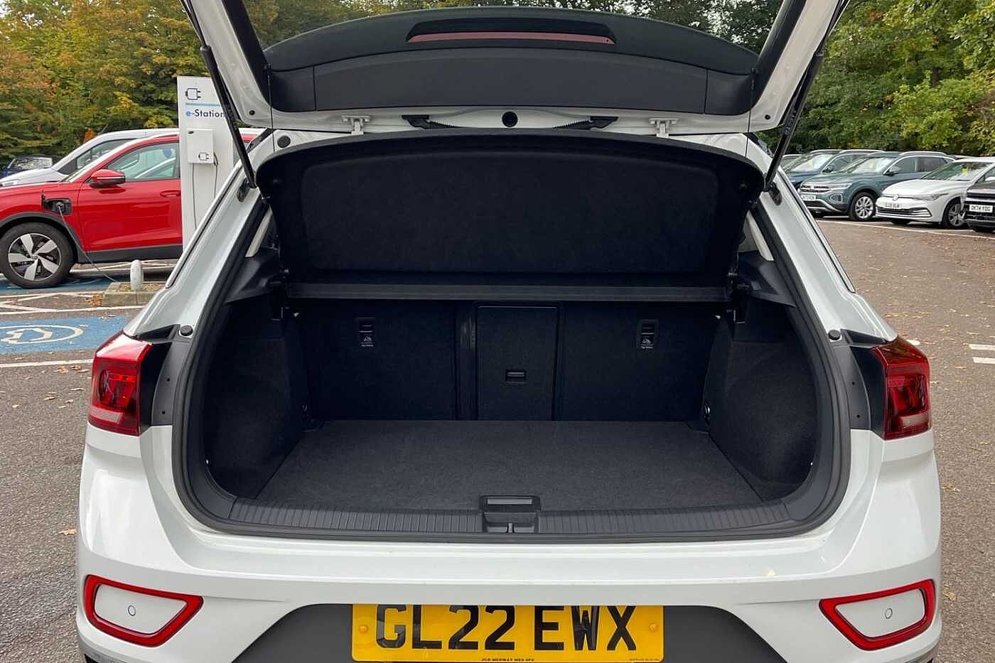 Used Volkswagen T-Roc 2022 for sale - 76675624: Photo 10