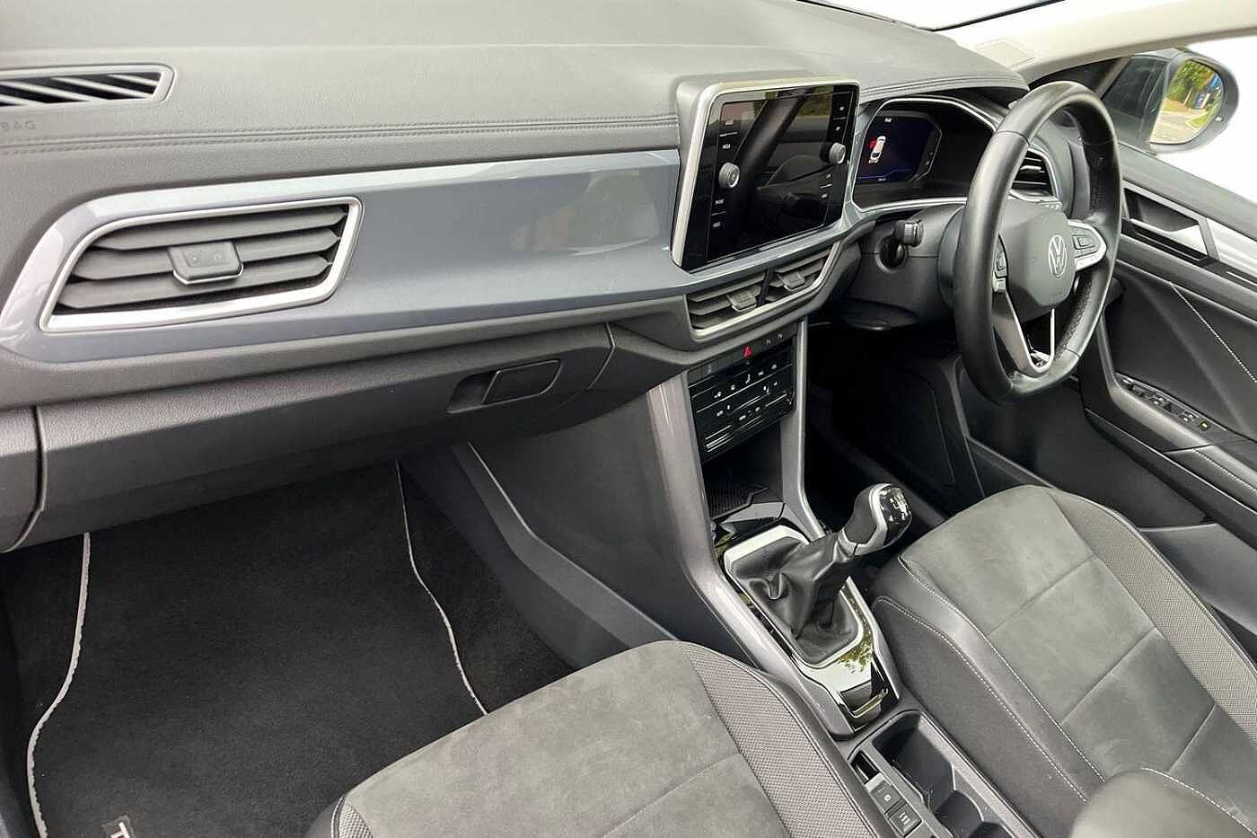 Used Volkswagen T-Roc 2022 for sale - 76675624: Photo 2