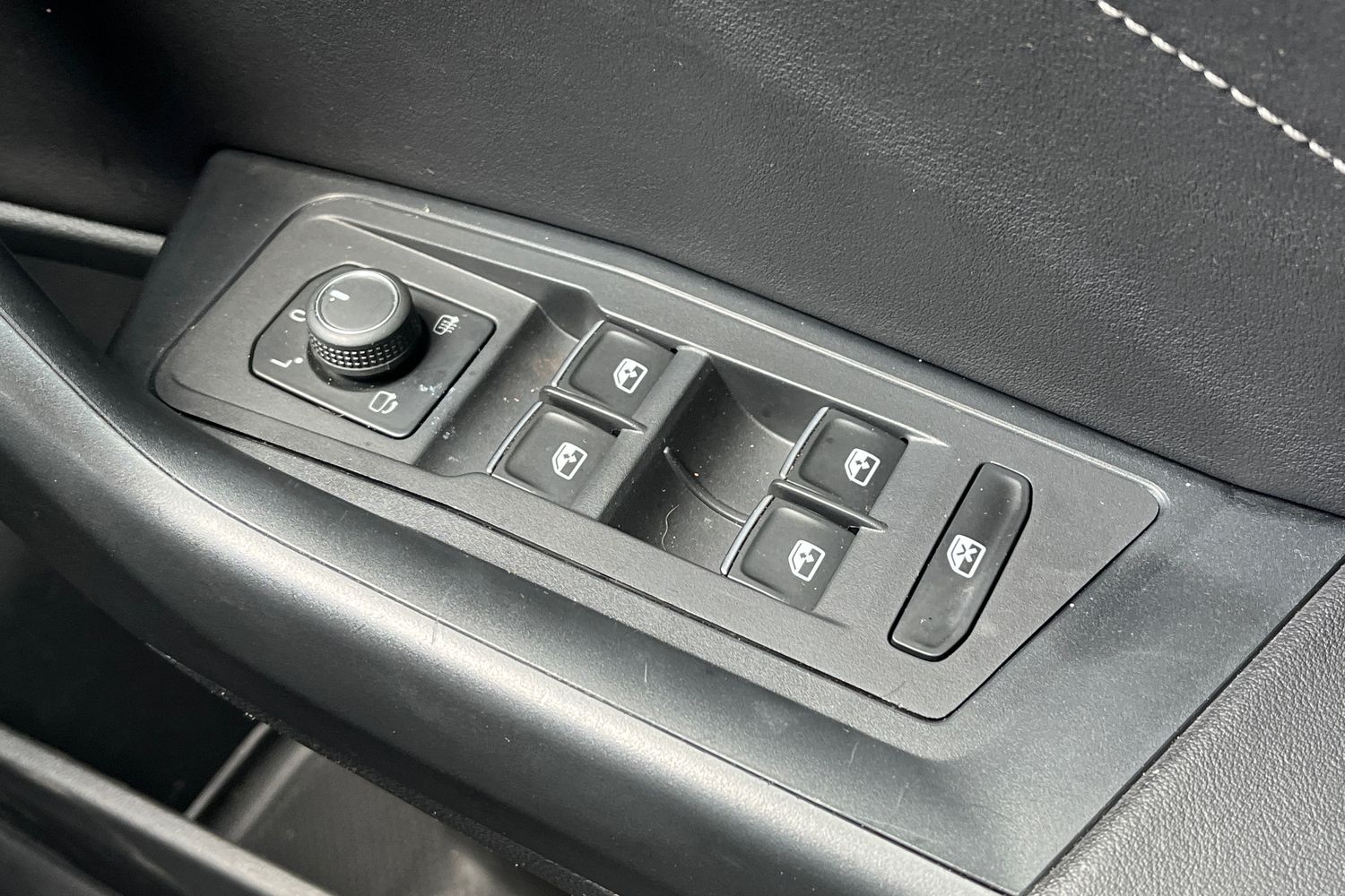 Used Volkswagen T-Roc 2023 for sale - 77552119: Photo 23