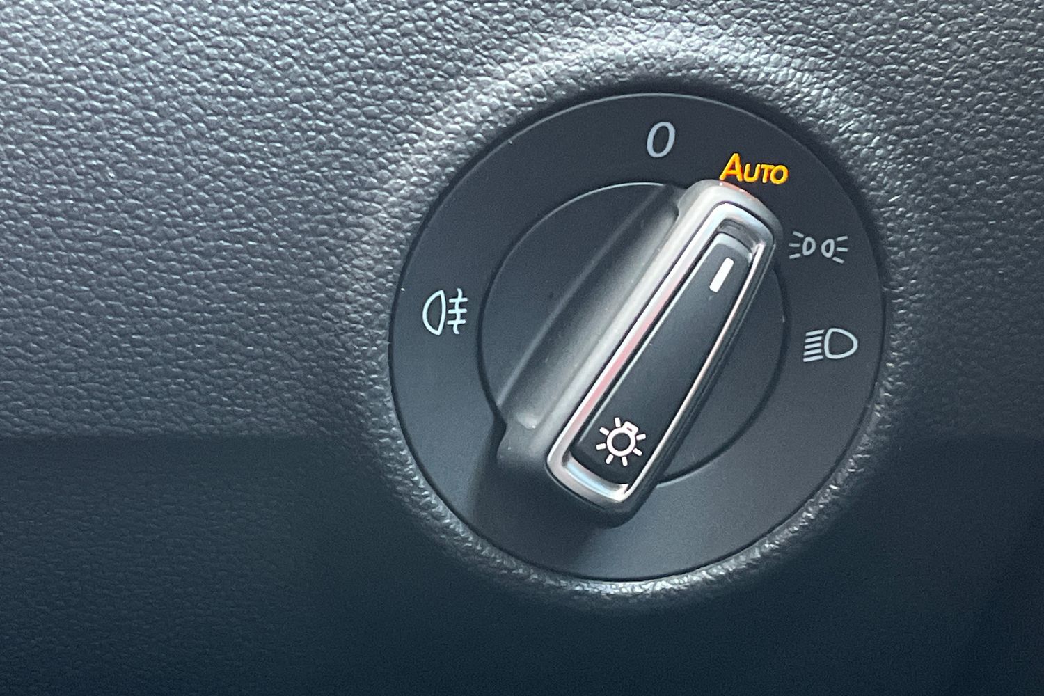 Used Volkswagen T-Roc 2023 for sale - 77552119: Photo 25